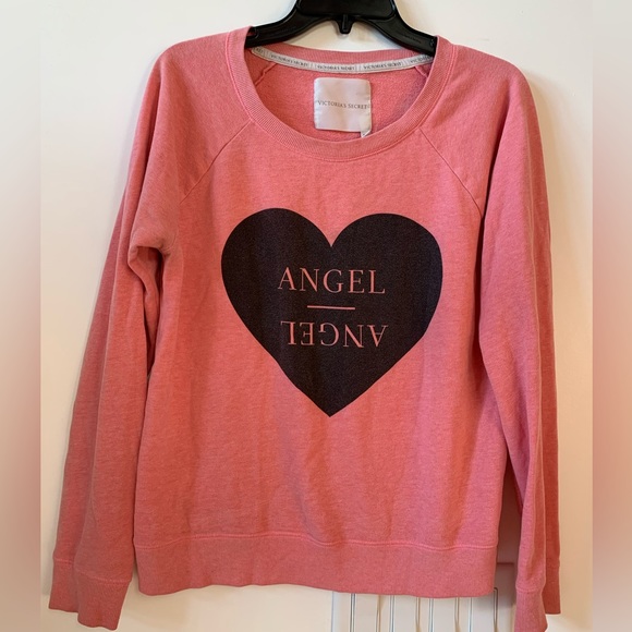Victoria's Secret Tops - 3/$20 Victoria's Secret Womens M PINK Angel Heart Pink Black Cozy Sweatshirt